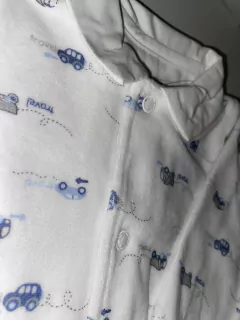 Enterito de plush estampado con cuellito polo - comprar online