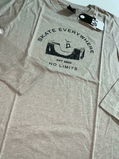 Remera "Skate everywhere". Talle 12