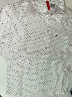 Camisa con betitas negras. Talle 4 años
