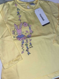 Remera estampa de agua "conejita" (unico color, amarilla)