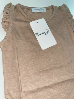 Remera mangas broderie - comprar online