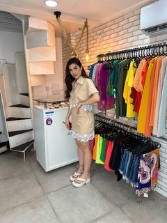Conjunto Kelsie na internet