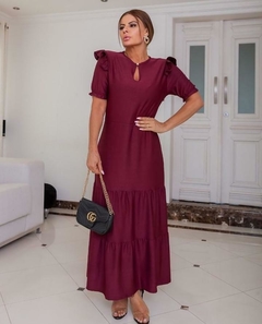 Vestido Longo com Manga Estruturada na internet