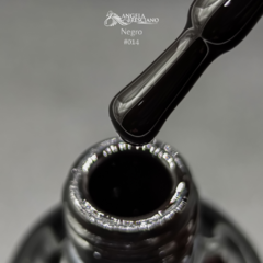 Esmalte semipermanente negro - Angela Bresciano - comprar online