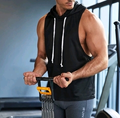 Camiseta Fit Encapuzado
