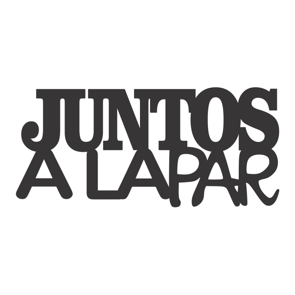 Juntos a la pard de madera en color negro 22cmx10cm