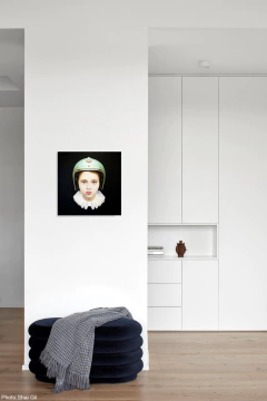 Reina con Casco en internet