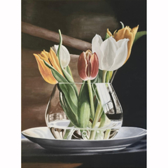 Tulipanes a través del cristal