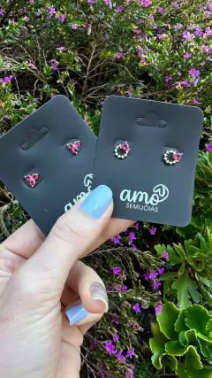 Brinco Circulo com Coração Rosa