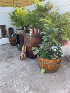 MACETA LEÑERO DE MADERA FABRICADA CON MEDIA BARRICA ORIGINAL - tienda online