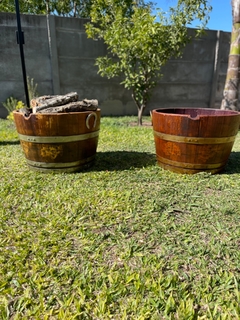 MACETA LEÑERO DE MADERA FABRICADA CON MEDIA BARRICA ORIGINAL