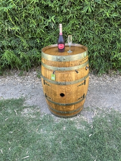 VINOTECA , CAVA EN BARRICA ORIGINAL DE ROBLE DE 225 L - Rusticamp