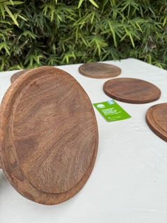 PLATOS DE ALGARROBO RÚSTICOS REDONDOS X 6 UNIDADES