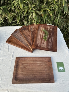 Imagen de PLATOS DE ALGARROBO RÚSTICOS RECTANGULARES X 6 UNIDADES.