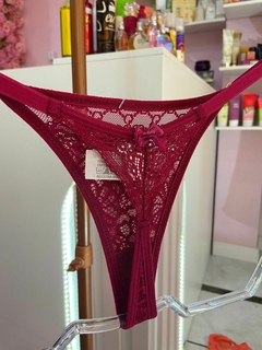 Calcinha Fio renda com regulagem - comprar online