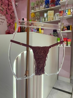 Calcinha Fio renda forrada bordô