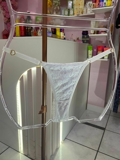 Calcinha Fio renda forrada com pingente branco - comprar online