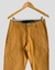 PANTALÓN HOMBRE MOSTAZA - TALLE 38 en internet