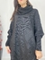 Imagem do Poncho de tricot Beatriz com gola