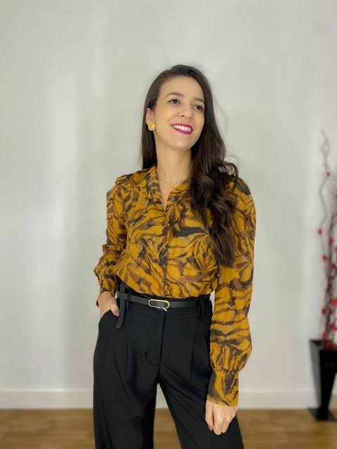 Camisa em Viscose estampa de tigre