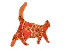 Gato andando decorativo pirogravado Mama Gipsy na internet