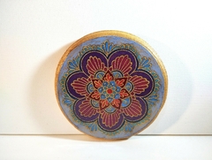 Mandala 15 cm em varias cores.