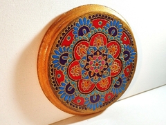 Mandala 15 cm em varias cores.