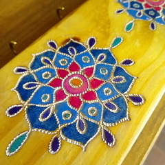 Porta Chaves decorativo 7 ganchos com mandala floral. - online store