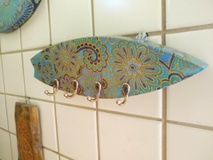Porta chaves Prancha de surf 4 ganchos Mama Gipsy. - Mama Gipsy
