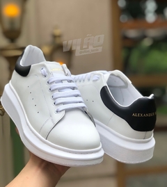 MCQUEEN BRANCO COM PRETO