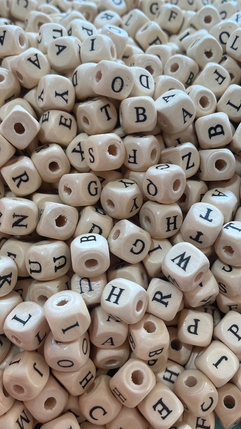 ENTREMEIO DADINHO MADEIRA LETRAS