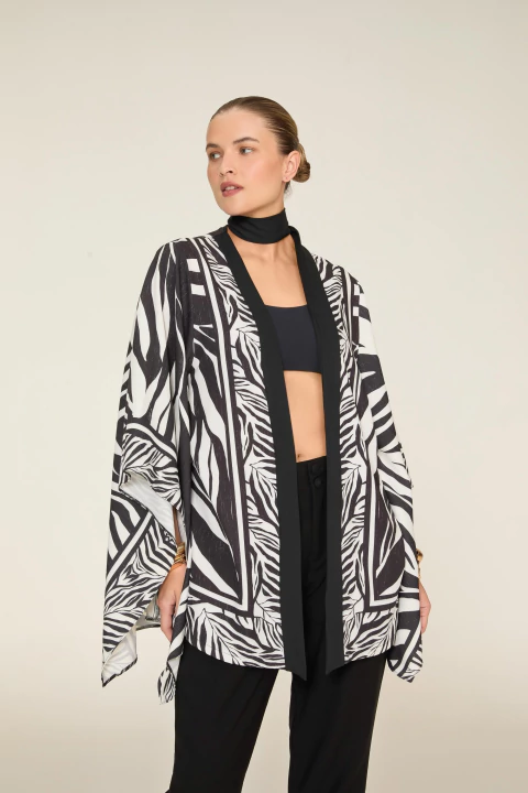 Kimono com sublimado local e faixa Elegance All Curves REF 08140
