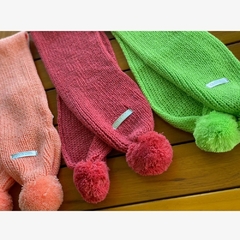BUFANDA CON POMPON SALMON - comprar online