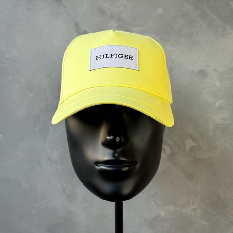 BONÉ TOMMY HILFIGER MONOTYPE SEASONAL 5 PANEL - AMARELO