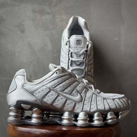 TENIS NIKE SHOX TL 12 MOLAS - PRATA