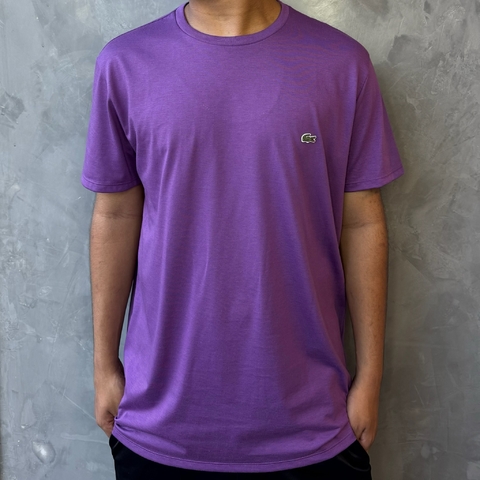 CAMISETA LACOSTE EM JÉRSEI DE ALGODÃO PIMA - ROXO