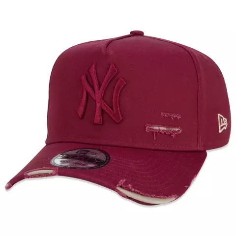BONÉ NEW ERA DESTROYED 9FORTY A-FRAME ABA CURVA AJUSTÁVEL MLB NEW YORK YANKEES - VINHO