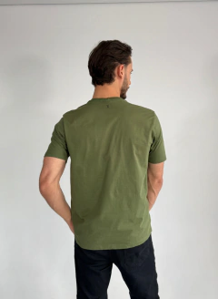 Camiseta Plastron Verde Militar na internet