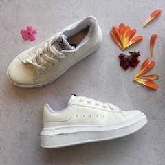 Zapatilla cuerina