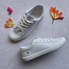 Zapatilla acordonada cuerina