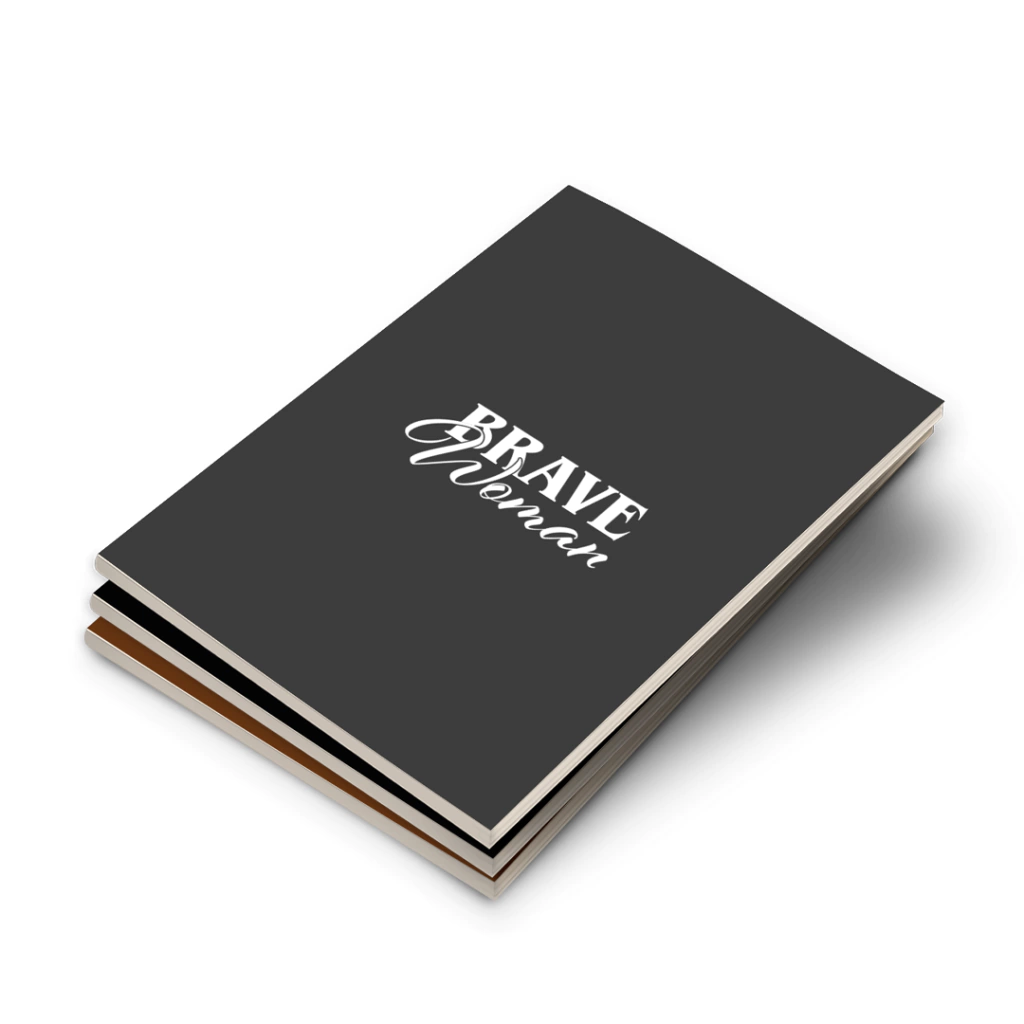 Caderno Grampeado - Brave Woman (Trio)