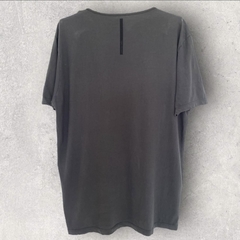 T-shirt Calvin Klein na tag - comprar online