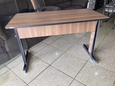 MESA ECONÔMICA 1,20M S/ GAVETAS NOGAL/PRETO GIOBEL