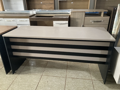 MESA PARA ESCRITÓRIO START 160CM 2,2CM CINAM/PRETO GIOBEL - comprar online