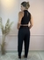 Conjunto de blusa e calça de alfaiataria na internet