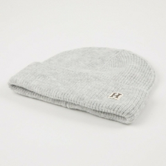 GORRO LANA GRIS HUMANA - Encanto's Boutique