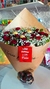 BUQUÊ COM ROSAS E MINI ROSAS VERMELHAS