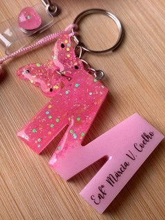 Imagem do Chaveiro Letra com Mini Pingente e Tassel