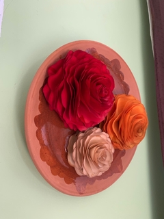Prato de Barro com Rosas Difusoras - comprar online