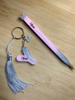 Kit Chaveiro Letra + Caneta na internet